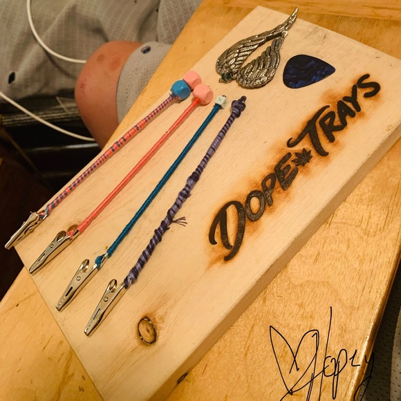 Clips. - Picture 4 of 5